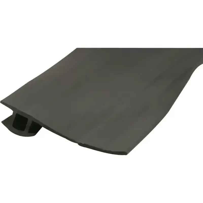FHC B621 Black Vinyl Bug Seal - 7/8" to 1-3/8" x 7 ft.
